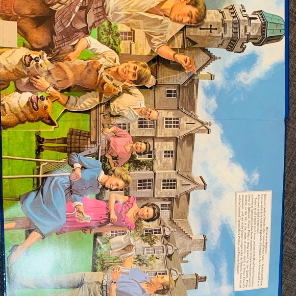 The royal family pop-up book - Picture 5 of 5